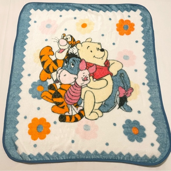 Vintage Winnie the Pooh Blanket Piglet Eeyore Tigger - Picture 9 of 16